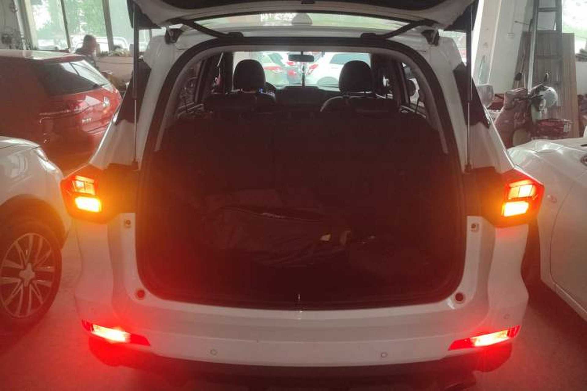 Used Haval M6 2018 Revised Version 1.5T DCT Two-Wheel Drive Elite Edition Trunk