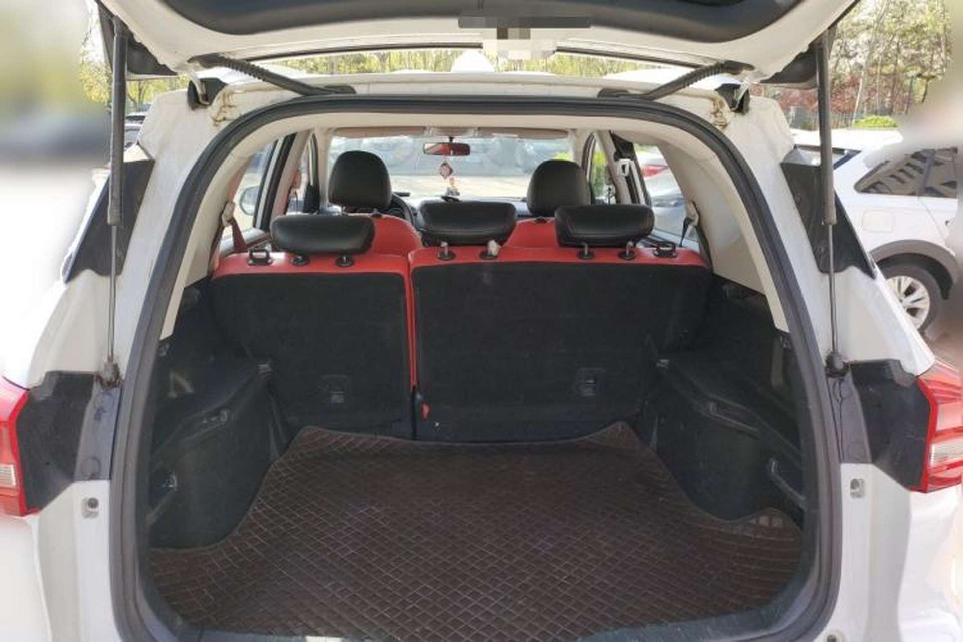 Used Haval M6 2018 Revised Version 1.5T DCT Two-Wheel Drive Urban Style Trunk