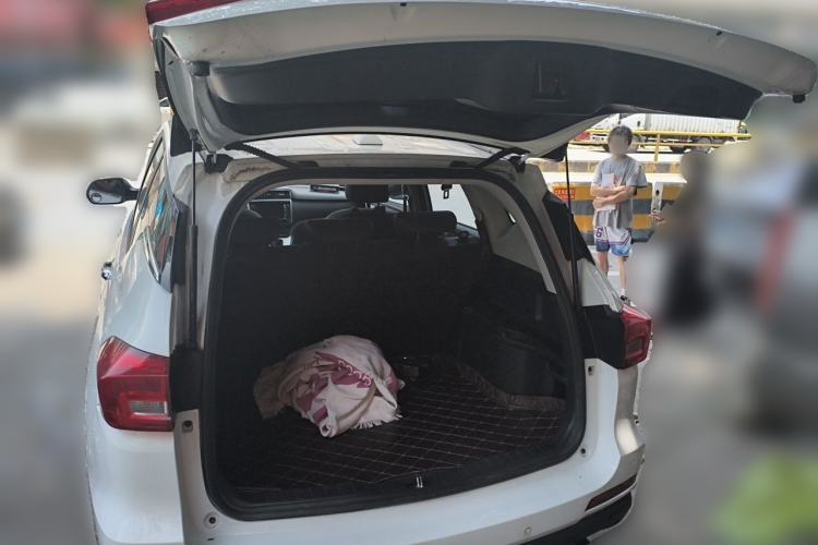 Used Haval M6 2018 1.5T DCT Two-Wheel Drive Elite Model Trunk