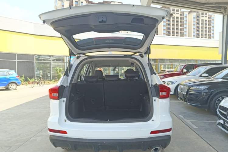 Used Haval M6 2018 Revised Version 1.5T DCT Two-Wheel Drive Urban Style Trunk