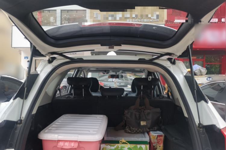 Used Haval M6 2018 Revised Version 1.5T DCT Two-Wheel Drive Elite Edition Trunk