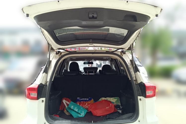 Used Haval M6 2018 1.5T Manual Two-Wheel Drive Elite Model Trunk