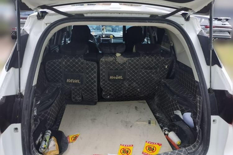 Used Haval M6 2018 1.5T DCT Two-Wheel Drive Elite Model Trunk