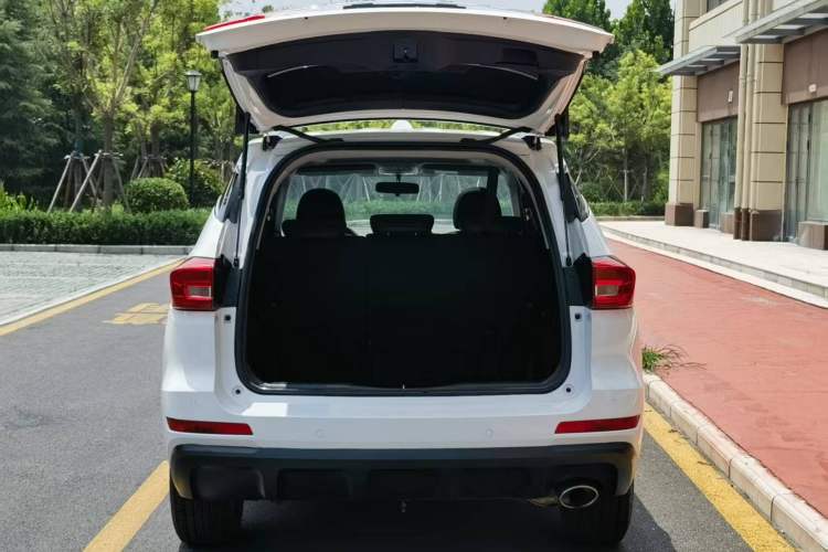Used Haval M6 2018 Revised Version 1.5T DCT Two-Wheel Drive Elite Edition Trunk