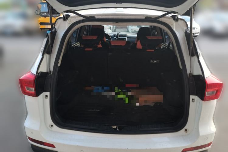 Used Haval M6 2018 Revised Version 1.5T DCT Two-Wheel Drive Urban Style Trunk