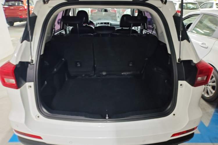 Used Haval M6 2018 1.5T Manual Two-Wheel Drive Elite Model Trunk