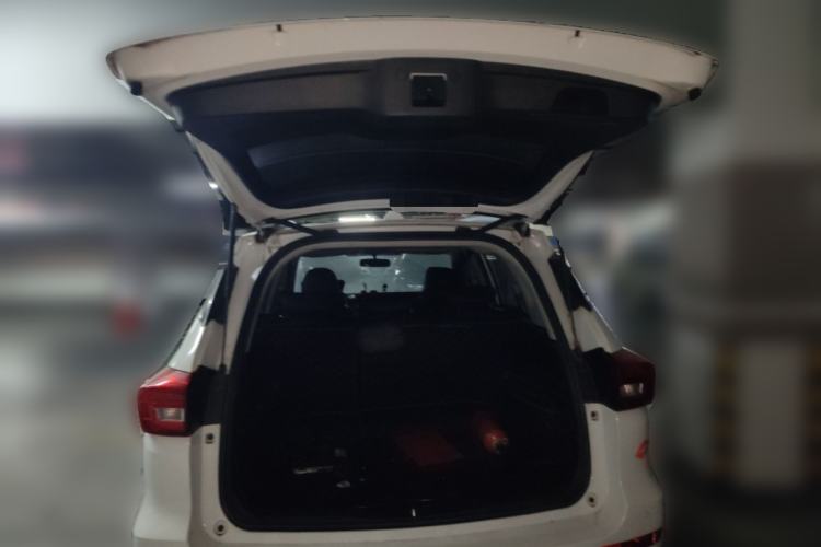 Used Haval M6 2018 1.5T Manual Two-Wheel Drive Elite Model Trunk