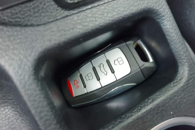 Used Haval M6 2018 1.5T Manual Two-Wheel Drive Elite Model Vehicle Key