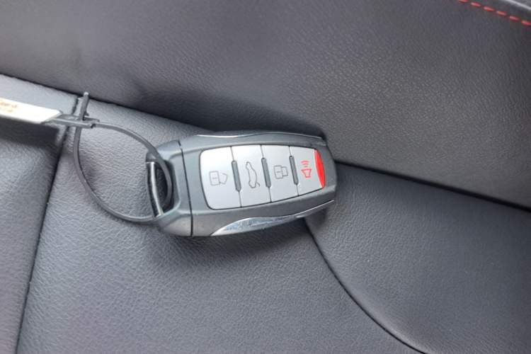 Used Haval M6 2018 Revised Version 1.5T DCT Two-Wheel Drive Elite Edition Vehicle Key