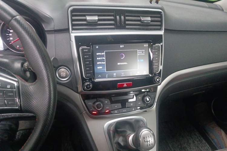 Used Haval M6 2019 1.5T Manual Two-Wheel Drive Elite Version China VI Standard Audio And AC Panel