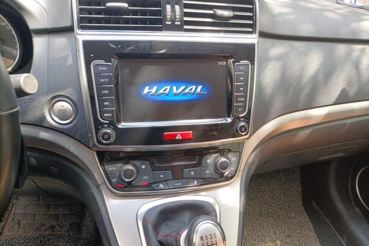 Used Haval M6 2019 1.5T Manual Two-Wheel Drive Elite Version China V Standard Audio And AC Panel