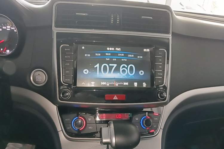 Used Haval M6 2019 1.5T DCT Two-Wheel Drive Elite Version China VI Standard Audio And AC Panel