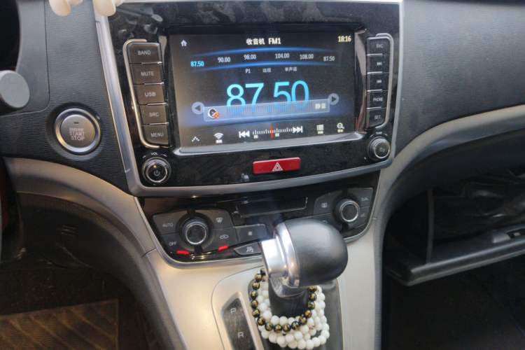 Used Haval M6 2019 1.5T DCT Two-Wheel Drive Elite Version China V Standard Audio And AC Panel