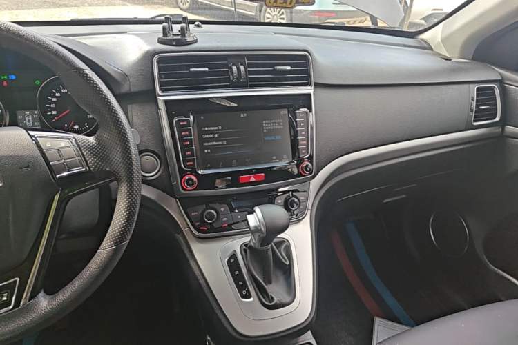 Used Haval M6 2019 1.5T DCT Two-Wheel Drive Value Edition China VI Standard Audio And AC Panel