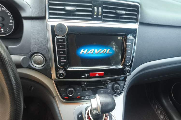 Used Haval M6 2019 1.5T DCT Two-Wheel Drive Elite Version China V Standard Audio And AC Panel