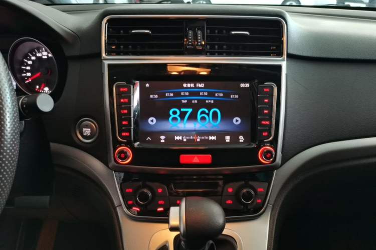 Used Haval M6 2019 1.5T DCT Two-Wheel Drive Value Edition China VI Standard Audio And AC Panel