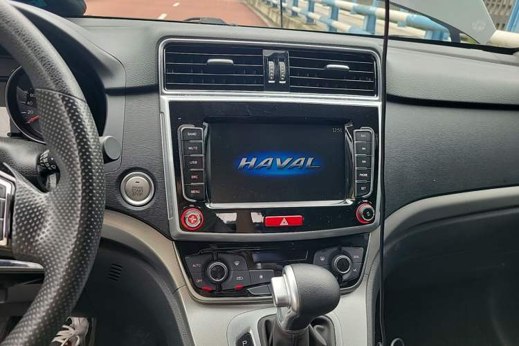 Used Haval M6 2019 1.5T DCT Two-Wheel Drive Value Edition China VI Standard Audio And AC Panel