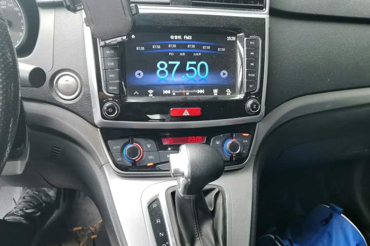 Used Haval M6 2019 1.5T DCT Two-Wheel Drive Value Edition China VI Standard Audio And AC Panel