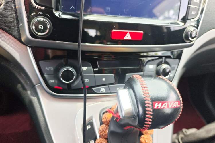 Used Haval M6 2019 1.5T DCT Two-Wheel Drive Value Edition China VI Standard Audio And AC Panel