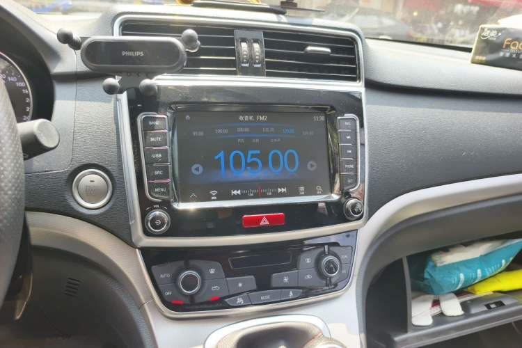 Used Haval M6 2019 1.5T Manual Two-Wheel Drive Elite Version China VI Standard Audio And AC Panel