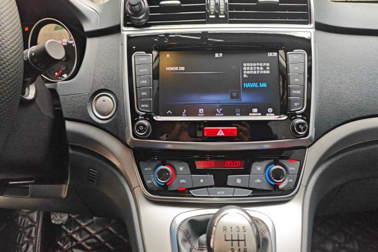 Used Haval M6 2019 1.5T Manual Two-Wheel Drive Urban Version China VI Standard Audio And AC Panel