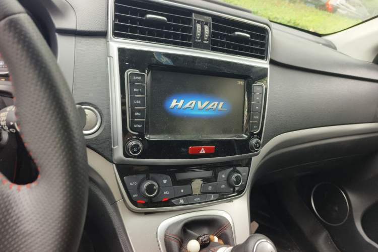 Used Haval M6 2019 1.5T Manual Two-Wheel Drive Elite Version China VI Standard Audio And AC Panel
