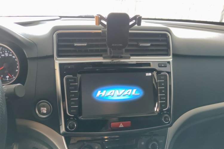 Used Haval M6 2019 1.5T DCT Two-Wheel Drive Elite Version China V Standard Audio And AC Panel