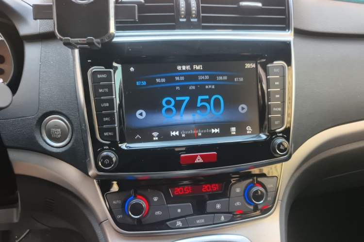 Used Haval M6 2019 1.5T Manual Two-Wheel Drive Elite Version China VI Standard Audio And AC Panel