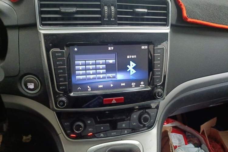 Used Haval M6 2019 1.5T Manual Two-Wheel Drive Elite Version China VI Standard Audio And AC Panel