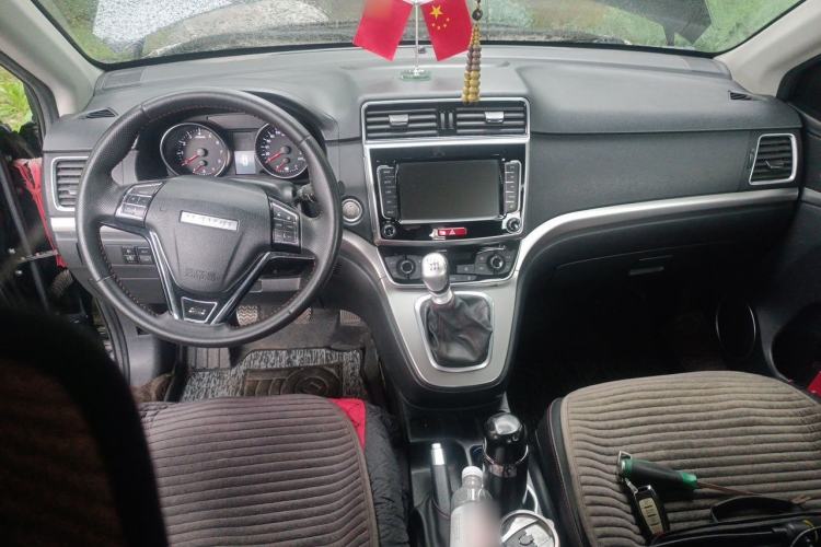 Used Haval M6 2019 1.5T Manual Two-Wheel Drive Elite Version China VI Standard Center Console