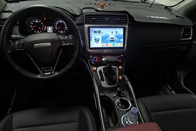 Used Haval M6 2019 1.5T DCT Two-Wheel Drive Value Edition China VI Standard Center Console