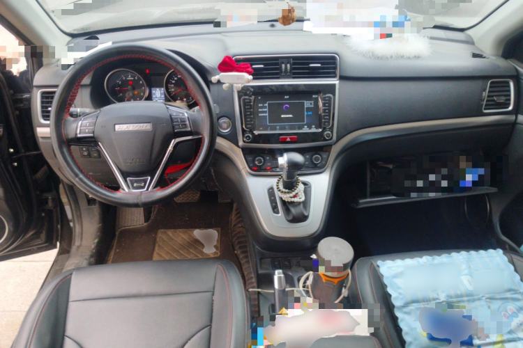 Used Haval M6 2019 1.5T DCT Two-Wheel Drive Elite Version China V Standard Center Console