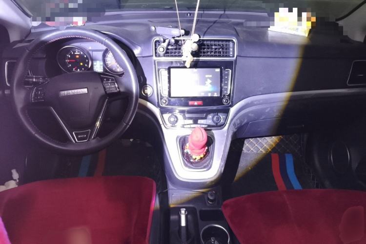 Used Haval M6 2019 1.5T Manual Two-Wheel Drive Elite Version China V Standard Center Console
