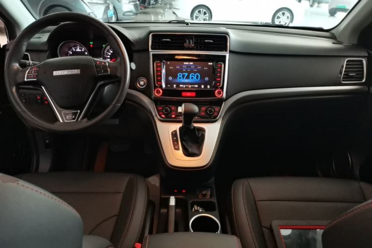 Used Haval M6 2019 1.5T DCT Two-Wheel Drive Value Edition China VI Standard Center Console