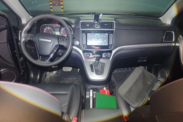 Used Haval M6 2019 1.5T DCT Two-Wheel Drive Value Edition China VI Standard Center Console