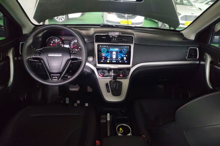 Used Haval M6 2019 1.5T DCT Two-Wheel Drive Value Edition China VI Standard Center Console