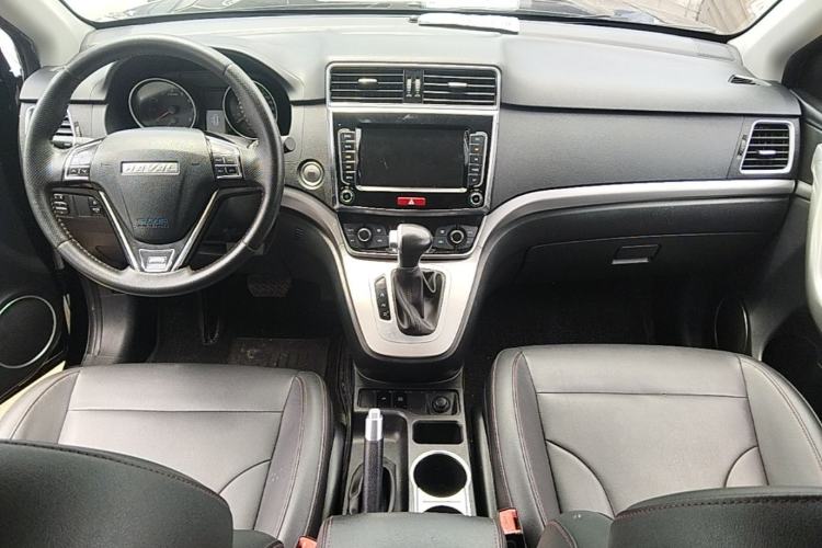 Used Haval M6 2019 1.5T DCT Two-Wheel Drive Elite Version China VI Standard Center Console