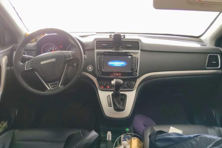 Used Haval M6 2019 1.5T DCT Two-Wheel Drive Elite Version China V Standard Center Console