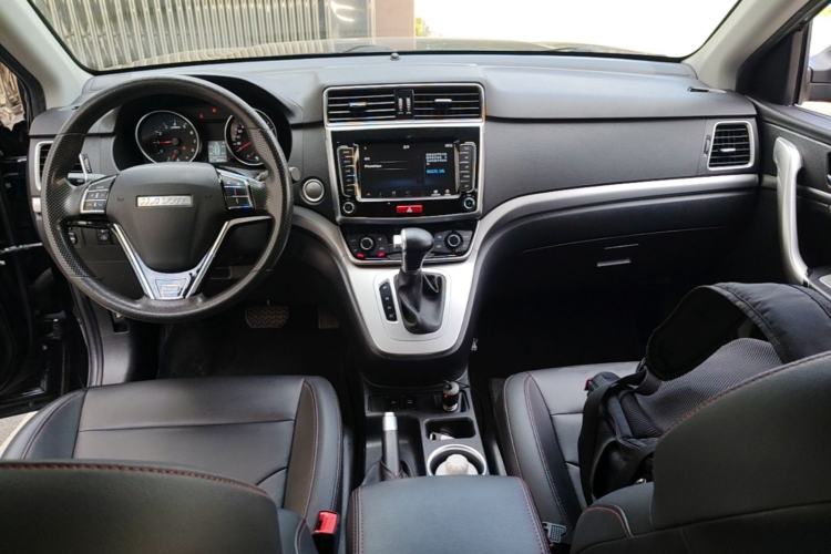 Used Haval M6 2019 1.5T DCT Two-Wheel Drive Value Edition China VI Standard Center Console