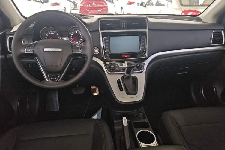 Used Haval M6 2019 1.5T DCT Two-Wheel Drive Elite Version China V Standard Center Console