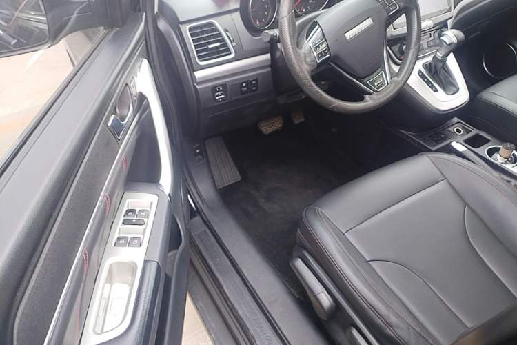 Used Haval M6 2019 1.5T DCT Two-Wheel Drive Value Edition China VI Standard Driver Seat