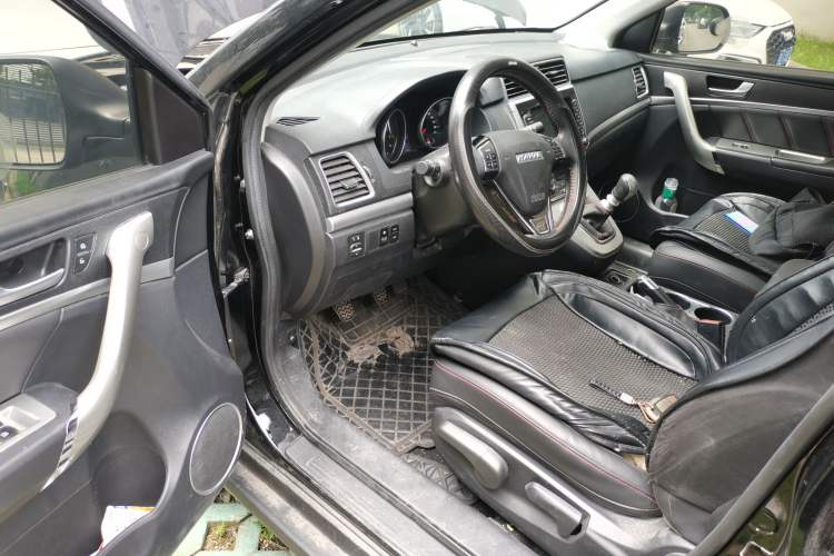 Used Haval M6 2019 1.5T Manual Two-Wheel Drive Elite Version China VI Standard Driver Seat