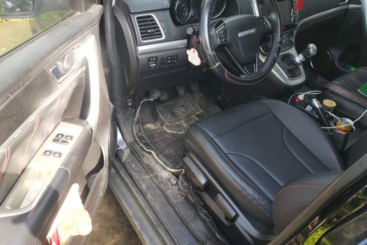 Used Haval M6 2019 1.5T Manual Two-Wheel Drive Elite Version China VI Standard Driver Seat