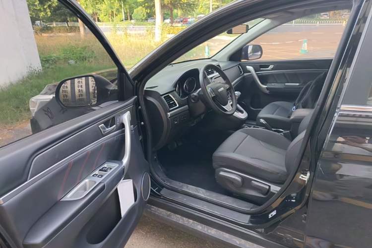 Used Haval M6 2019 1.5T DCT Two-Wheel Drive Elite Version China VI Standard Driver Seat