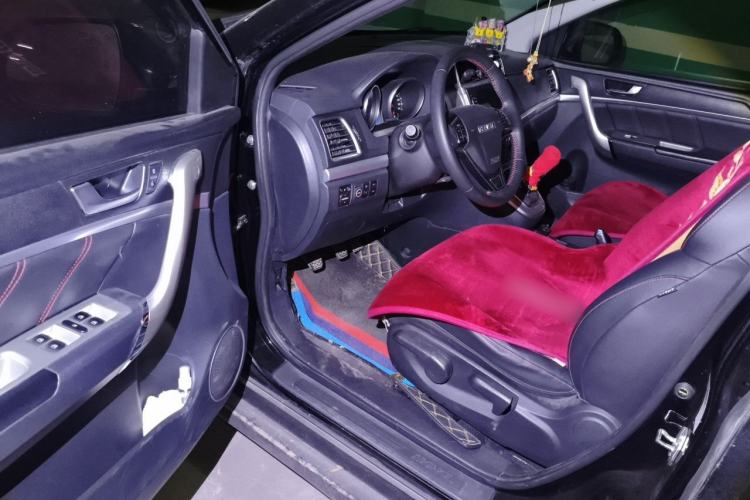 Used Haval M6 2019 1.5T Manual Two-Wheel Drive Elite Version China V Standard Driver Seat