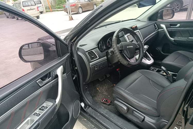 Used Haval M6 2019 1.5T DCT Two-Wheel Drive Value Edition China VI Standard Driver Seat