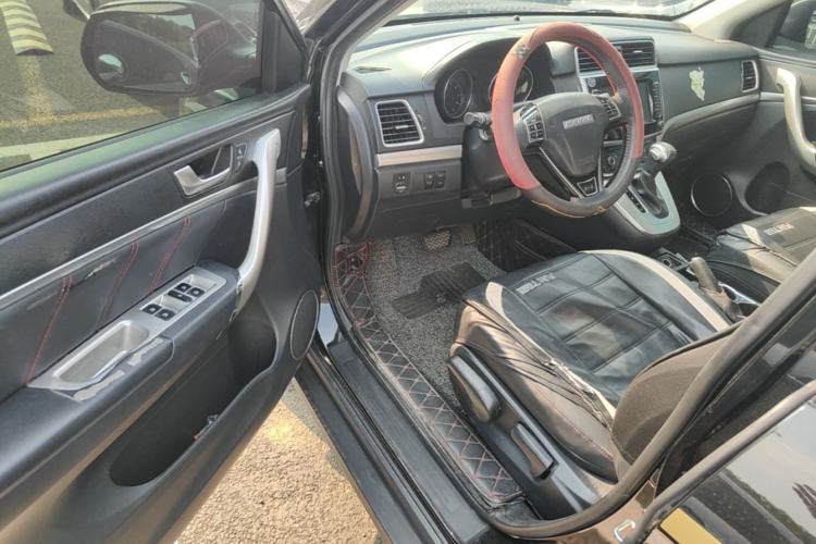 Used Haval M6 2019 1.5T DCT Two-Wheel Drive Elite Version China VI Standard Driver Seat