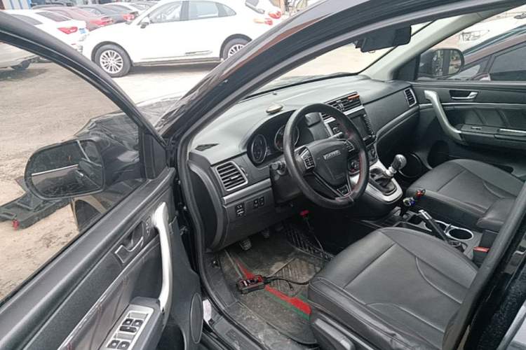 Used Haval M6 2019 1.5T Manual Two-Wheel Drive Elite Version China VI Standard Driver Seat