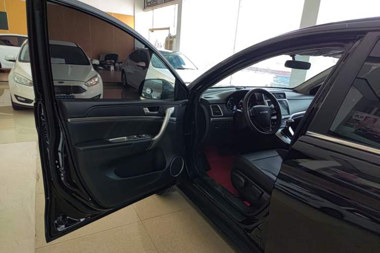 Used Haval M6 2019 1.5T DCT Two-Wheel Drive Value Edition China VI Standard Driver Seat