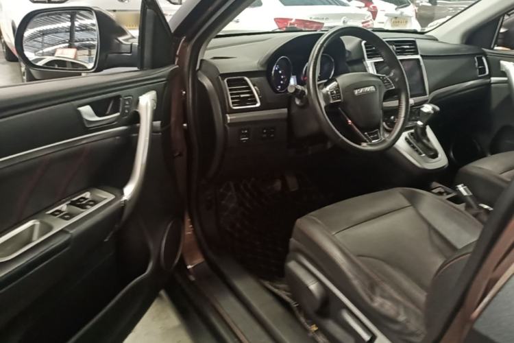 Used Haval M6 2019 1.5T DCT Two-Wheel Drive Elite Version China VI Standard Driver Seat